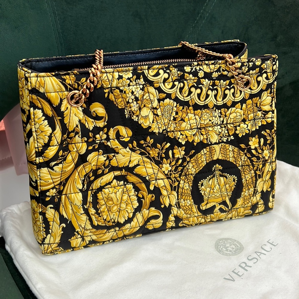 ✨Versace Virtus Tote Bag✨ with tag $2,050✨ - Picture 7 of 11